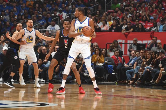 文班亚马31+12+6+6马刺胜步行者 尼克斯克骑士